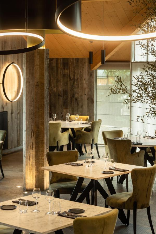 Logis Hotel Parenthese, Restaurant & Spa Chille Eksteriør billede