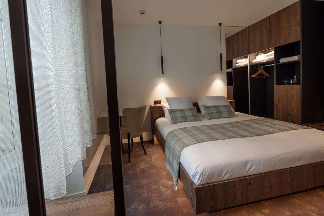 Logis Hotel Parenthese, Restaurant & Spa Chille Eksteriør billede