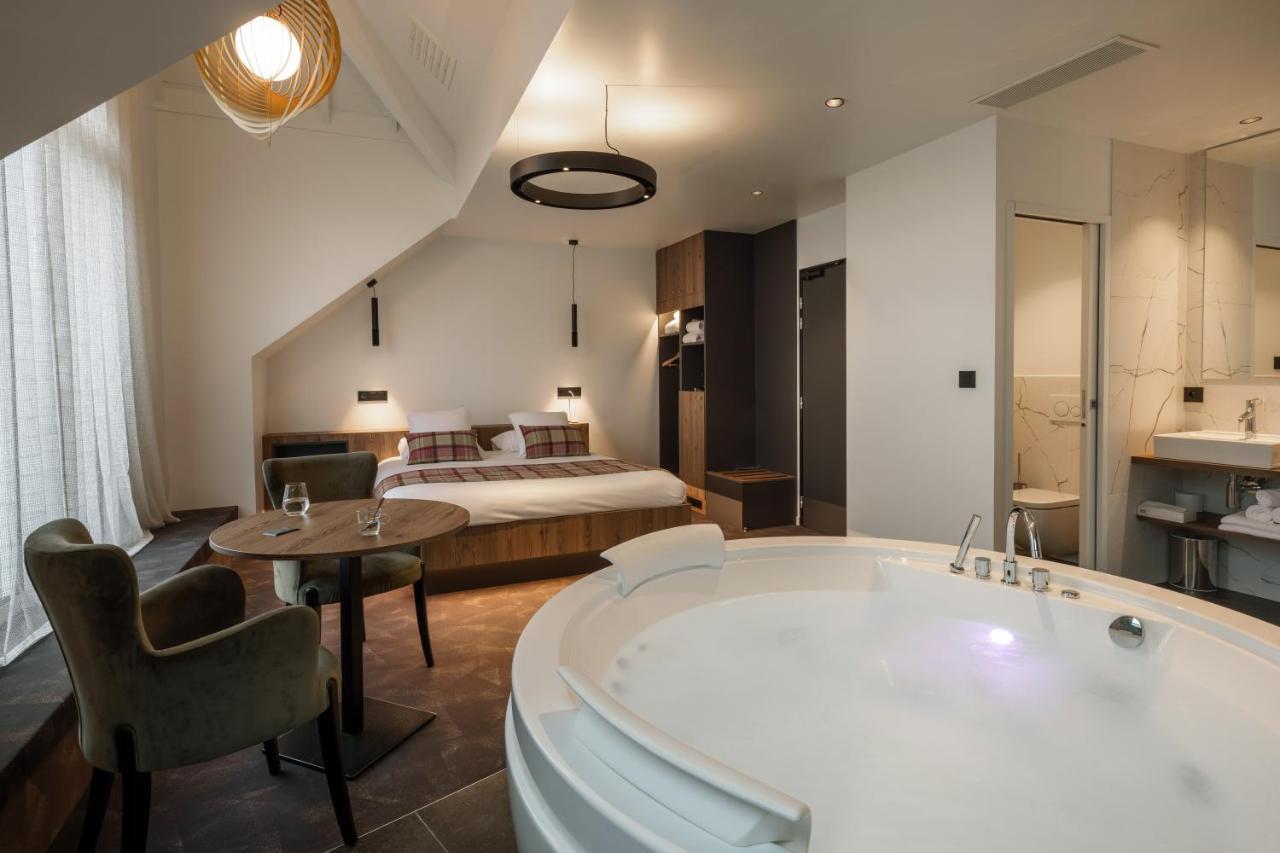 Logis Hotel Parenthese, Restaurant & Spa Chille Eksteriør billede