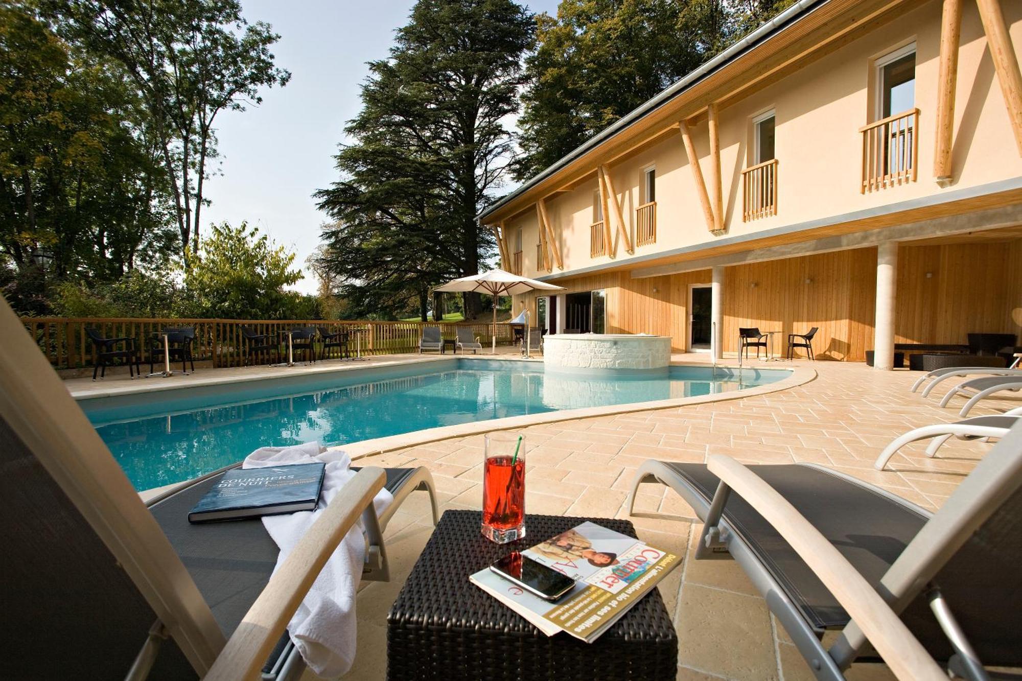 Logis Hotel Parenthese, Restaurant & Spa Chille Eksteriør billede
