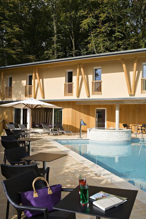 Logis Hotel Parenthese, Restaurant & Spa Chille Eksteriør billede