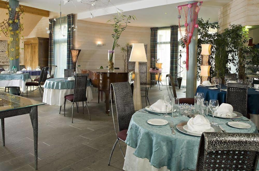 Logis Hotel Parenthese, Restaurant & Spa Chille Eksteriør billede